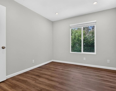 121 Violet Rd - Photo Thumbnail 44