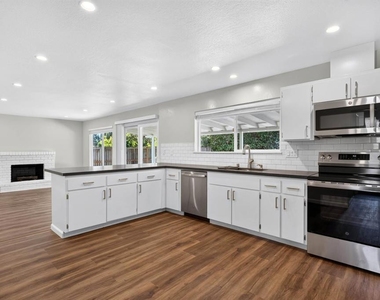 121 Violet Rd - Photo Thumbnail 1