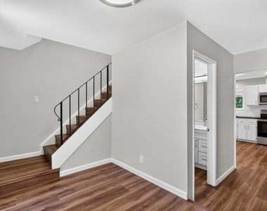 121 Violet Rd - Photo Thumbnail 27