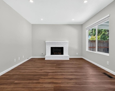 121 Violet Rd - Photo Thumbnail 15