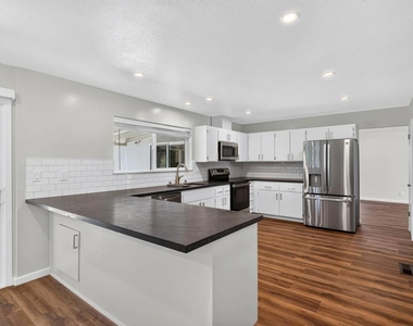 121 Violet Rd - Photo Thumbnail 19