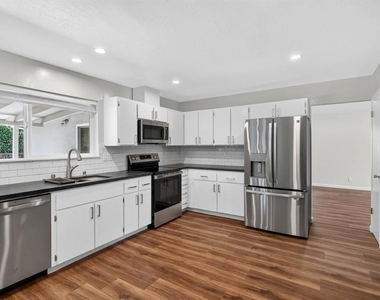 121 Violet Rd - Photo Thumbnail 24