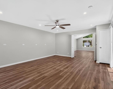 121 Violet Rd - Photo Thumbnail 12