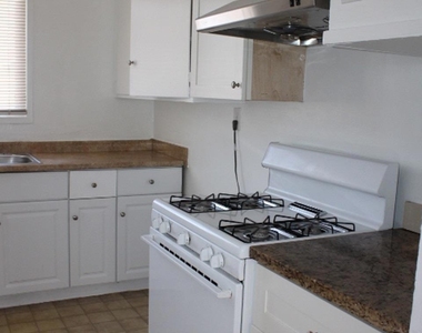 2745 Rollingwood Dr - Photo Thumbnail 7