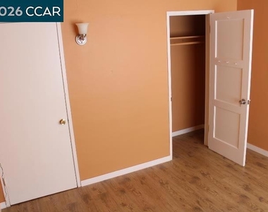 2745 Rollingwood Dr - Photo Thumbnail 10