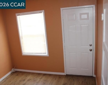 2745 Rollingwood Dr - Photo Thumbnail 18