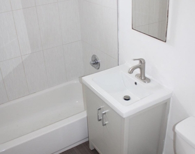 2745 Rollingwood Dr - Photo Thumbnail 9