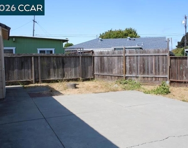 2745 Rollingwood Dr - Photo Thumbnail 21