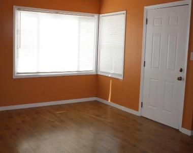 2745 Rollingwood Dr - Photo Thumbnail 1