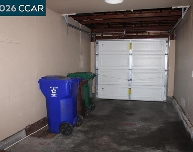 2745 Rollingwood Dr - Photo Thumbnail 19