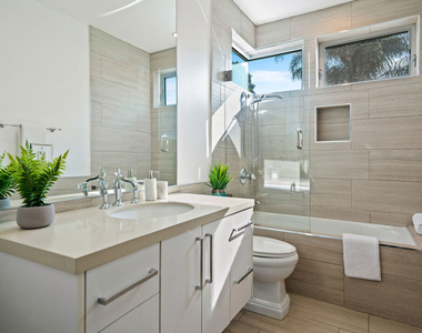 363 N Sweetzer Avenue - Photo Thumbnail 30