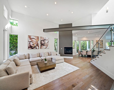 363 N Sweetzer Avenue - Photo Thumbnail 5