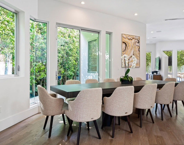 363 N Sweetzer Avenue - Photo Thumbnail 8