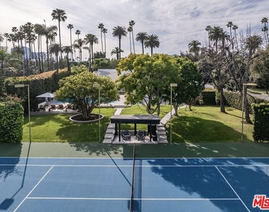 624 N Beverly Drive - Photo Thumbnail 3