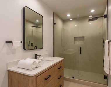 624 N Beverly Drive - Photo Thumbnail 29