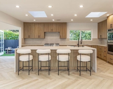 624 N Beverly Drive - Photo Thumbnail 9