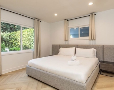 624 N Beverly Drive - Photo Thumbnail 28