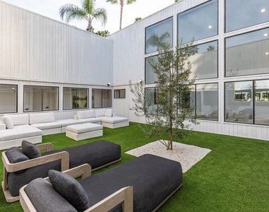 624 N Beverly Drive - Photo Thumbnail 15