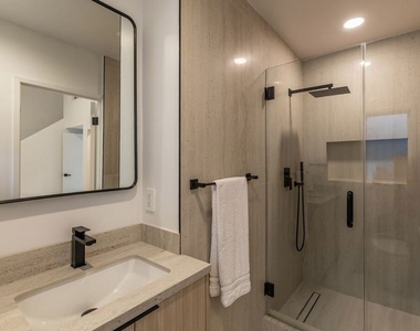 624 N Beverly Drive - Photo Thumbnail 27
