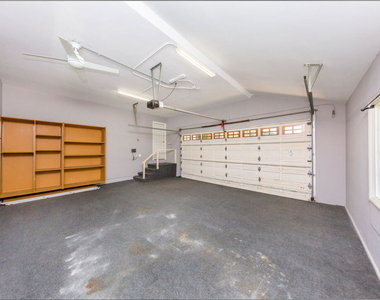 9808 Hillgreen Place - Photo Thumbnail 30