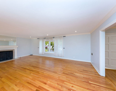 9808 Hillgreen Place - Photo Thumbnail 3