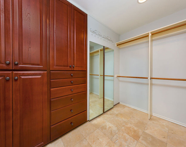 9808 Hillgreen Place - Photo Thumbnail 19