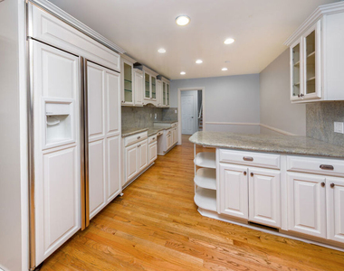 9808 Hillgreen Place - Photo Thumbnail 9