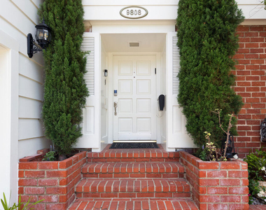 9808 Hillgreen Place - Photo Thumbnail 2