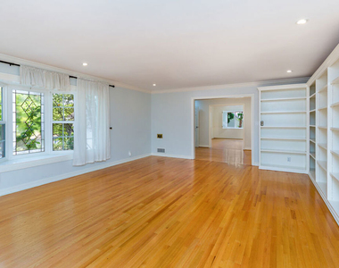 9808 Hillgreen Place - Photo Thumbnail 14