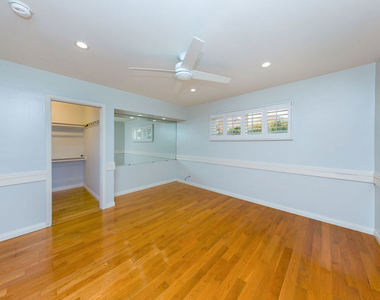 9808 Hillgreen Place - Photo Thumbnail 23
