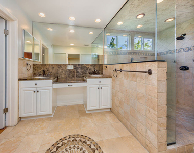9808 Hillgreen Place - Photo Thumbnail 17