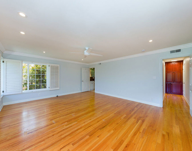 9808 Hillgreen Place - Photo Thumbnail 16