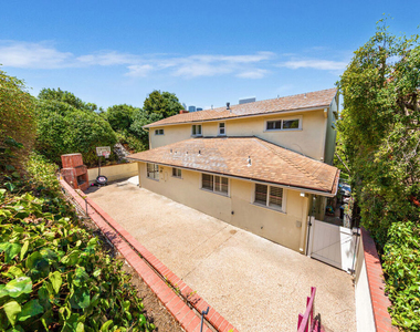 9808 Hillgreen Place - Photo Thumbnail 29