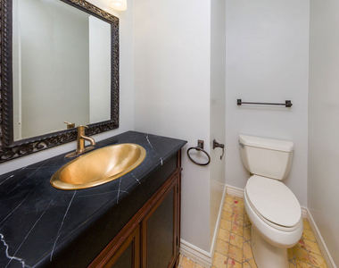 9808 Hillgreen Place - Photo Thumbnail 13