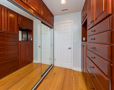 9808 Hillgreen Place - Photo Thumbnail 20
