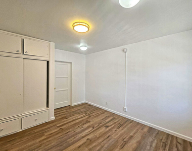 1341 N Keystone Street - Photo Thumbnail 13