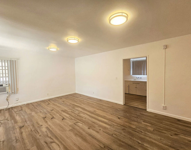 1341 N Keystone Street - Photo Thumbnail 4
