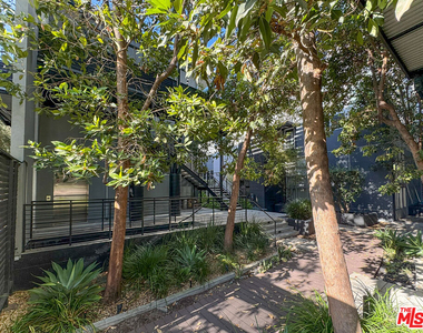 1037 N Laurel Avenue - Photo Thumbnail 25