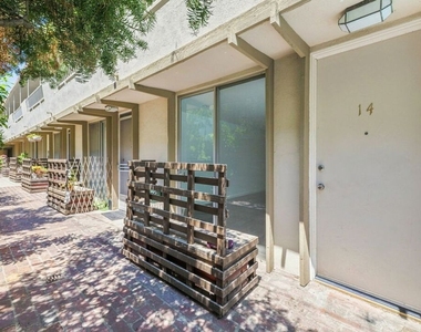 11652 Chenault Street - Photo Thumbnail 14