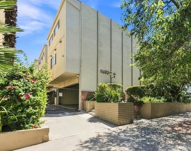 11652 Chenault Street - Photo Thumbnail 15