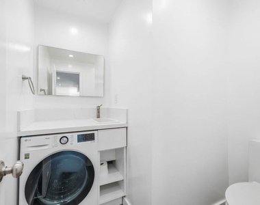 11652 Chenault Street - Photo Thumbnail 5