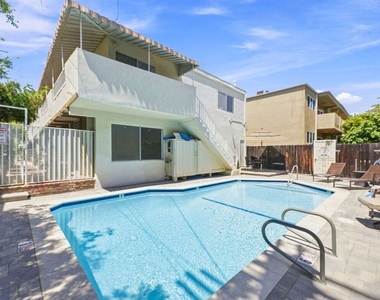 11652 Chenault Street - Photo Thumbnail 12