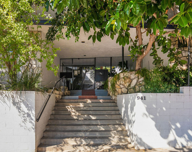 941 N San Vicente Boulevard - Photo Thumbnail 22