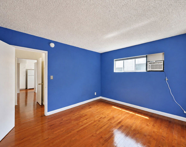 941 N San Vicente Boulevard - Photo Thumbnail 10