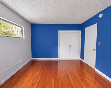 941 N San Vicente Boulevard - Photo Thumbnail 13