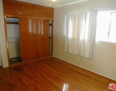 833 N Kingsley Drive - Photo Thumbnail 12