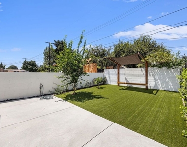 7935 Zelzah Avenue - Photo Thumbnail 18