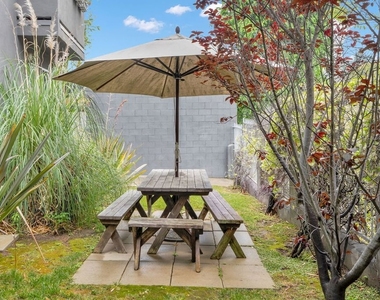 2714 Auburn Street - Photo Thumbnail 6