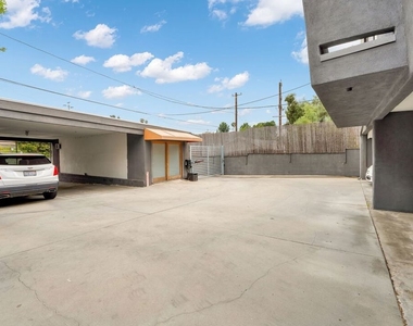 2714 Auburn Street - Photo Thumbnail 8
