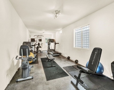 2714 Auburn Street - Photo Thumbnail 23